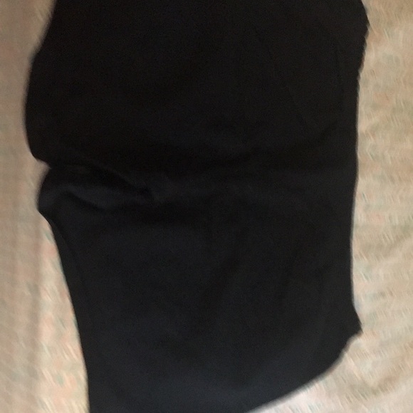 Black elastic top shorts - Picture 3 of 5